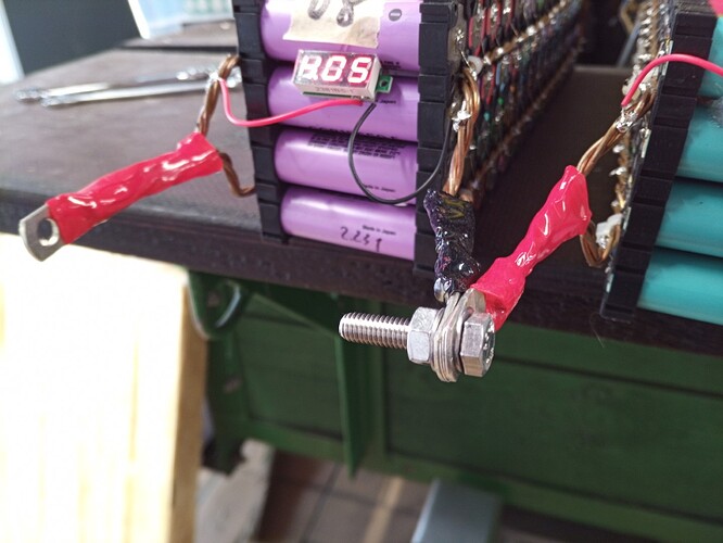 3025=703-18650_DIY_Powerwall_Akku_Metallkiste_17.jpg