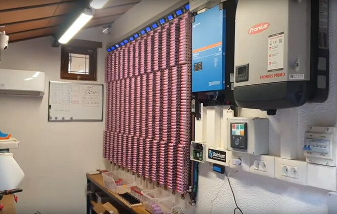 2023-12-30 17_43_59-Repaso general a mi Instalacion Solar y mi Bateria tipo Powerwall DIY - YouTube .png