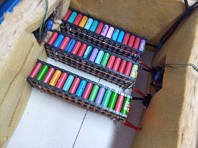 3025=702-18650_DIY_Powerwall_Akku_Metallkiste_16.jpg