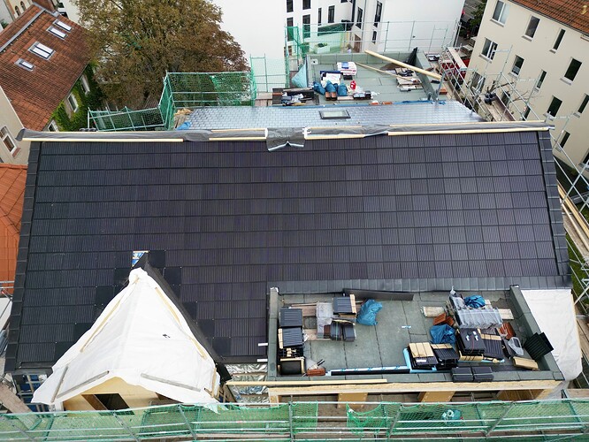 8 Dach PV verlegt