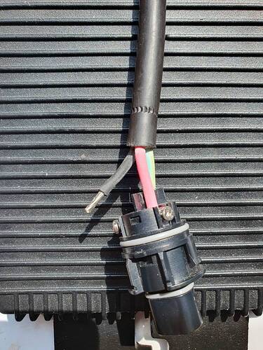 AC-Betteri_Stecker_2.jpg
