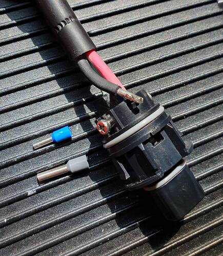 AC-Betteri_Stecker_3.jpg