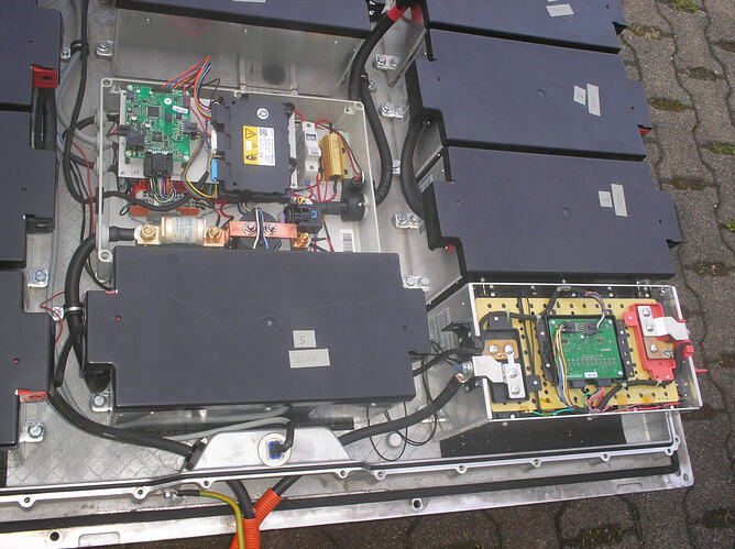 HV Batterie V5 Teilöffnung