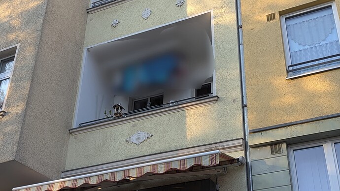 PXL_20251107_135353372_blur