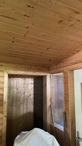 Bienenhaus 1.jpg