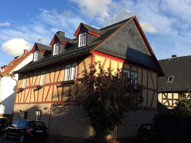 Dach Straßenseite belegt