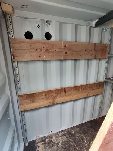Wand für Elektroinstallation